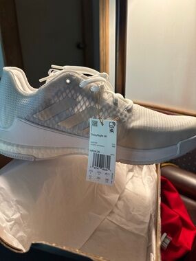 NWOT CRAZYLIGHT WHITE Adidas